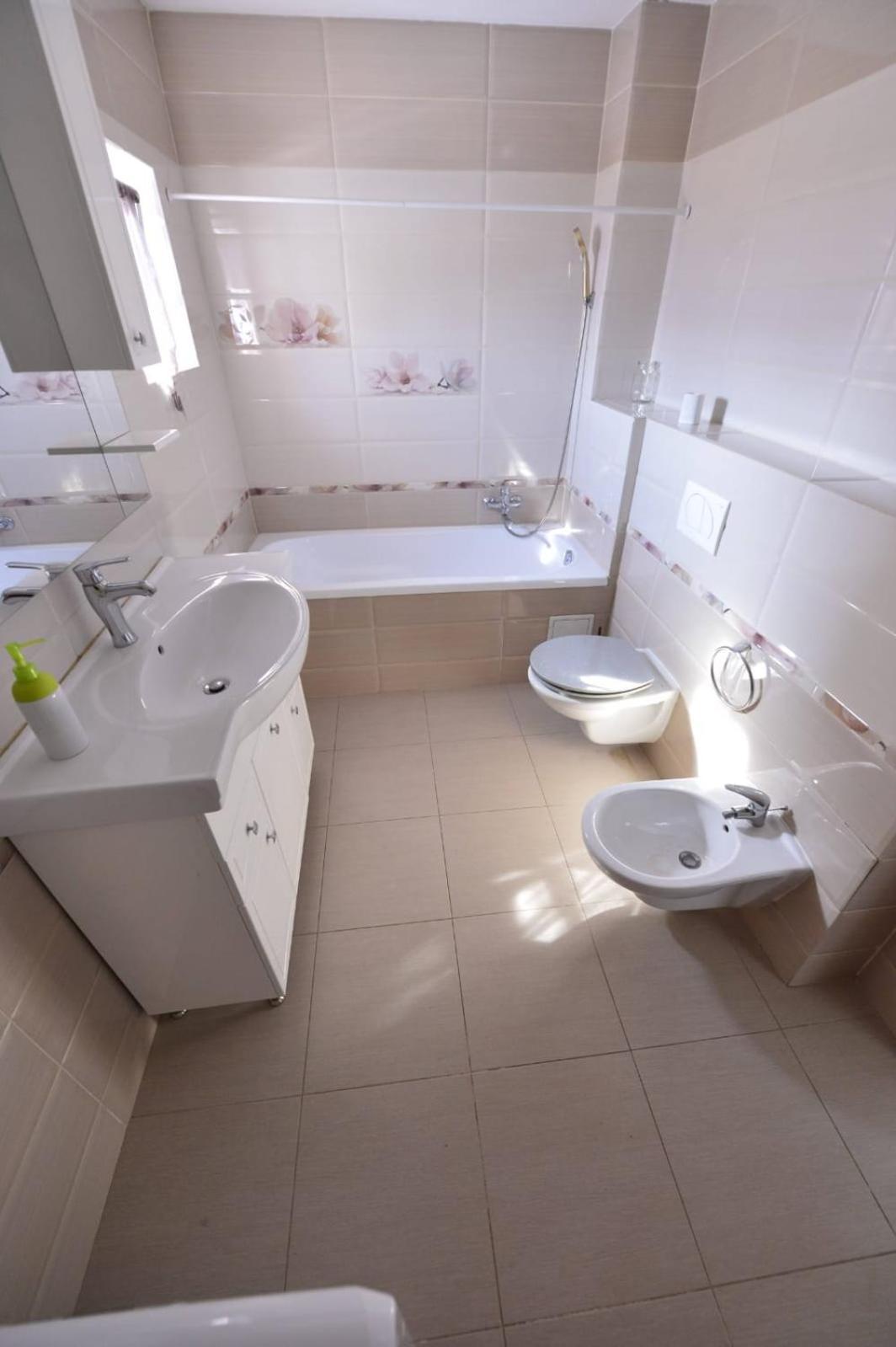 Apartament Astra Bn70 Lägenhet Braşov Exteriör bild