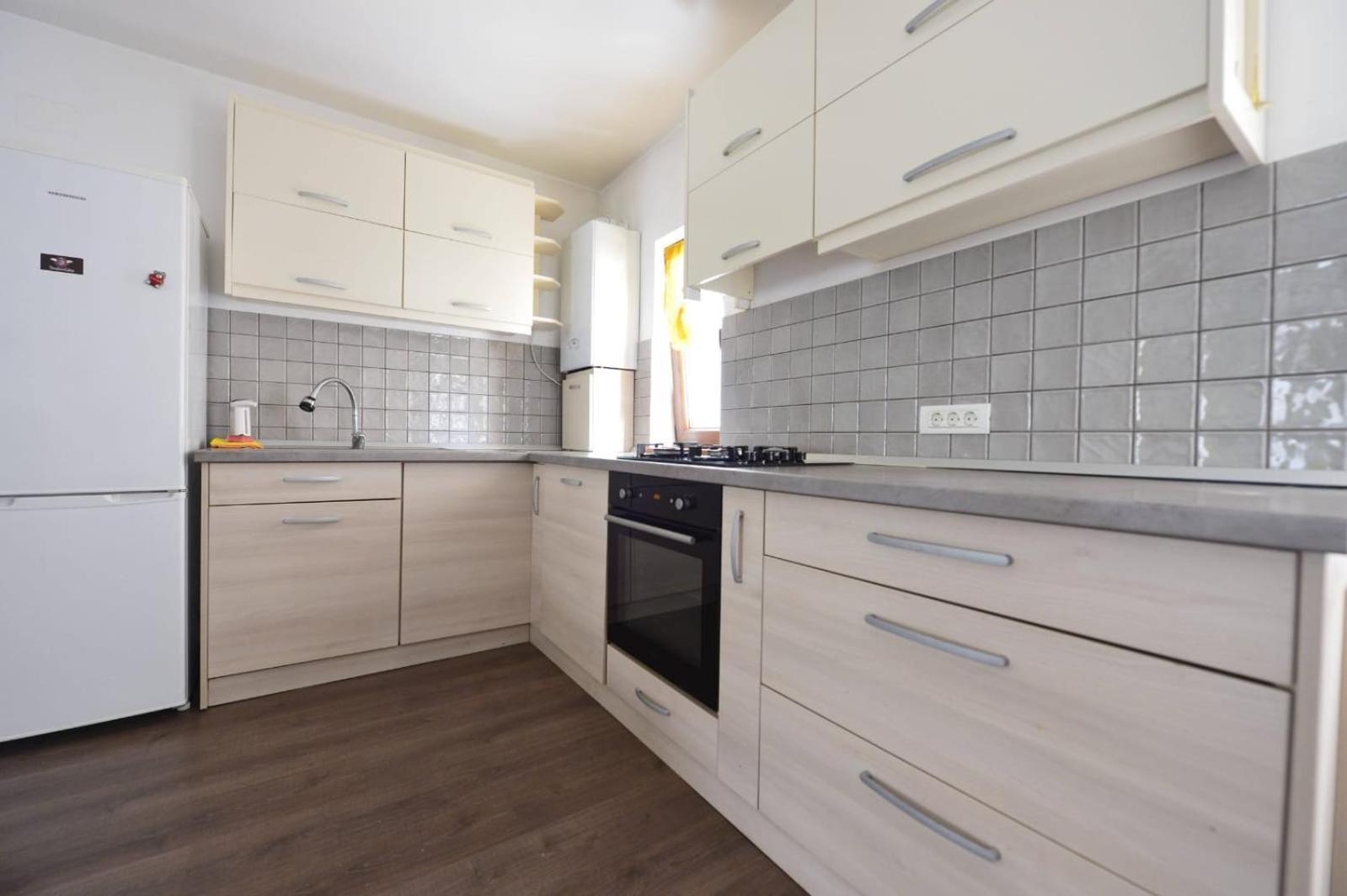 Apartament Astra Bn70 Lägenhet Braşov Exteriör bild